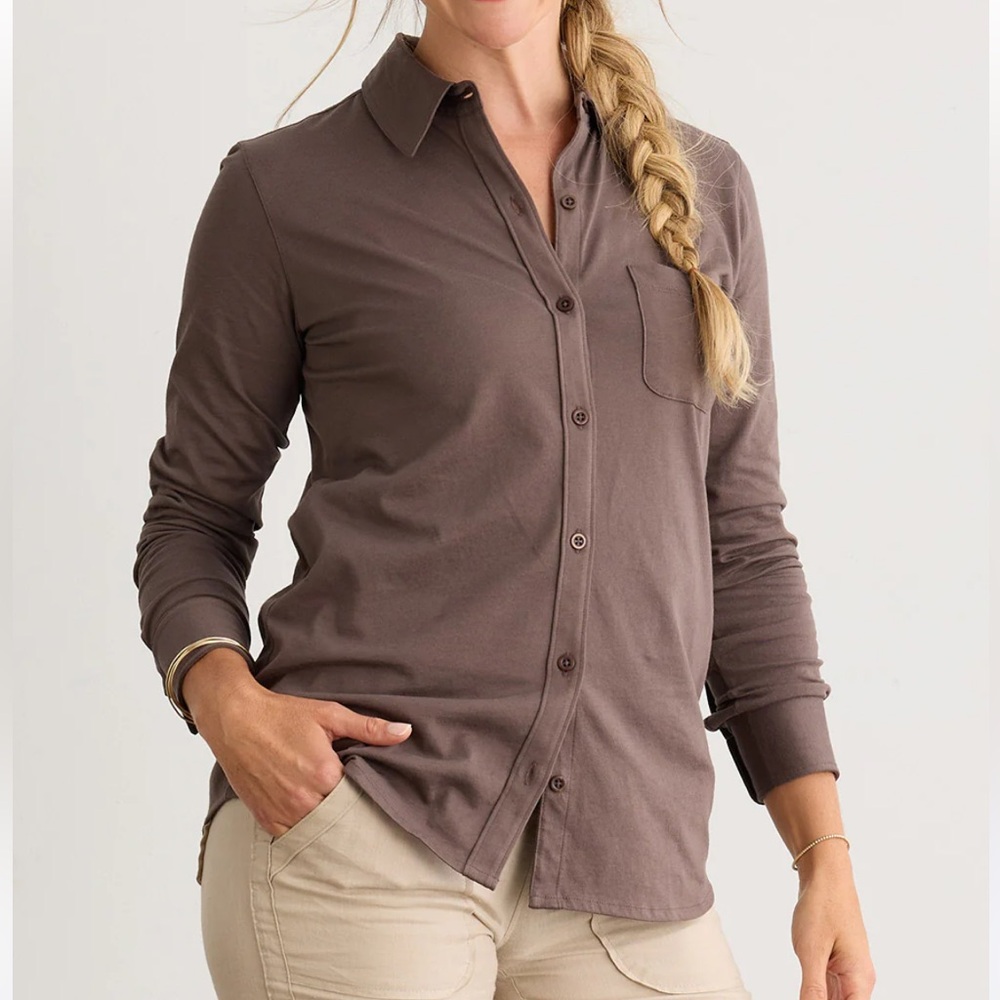 Natural Elements Washable Silk Button Down Shirt in Tan size 4 /S
